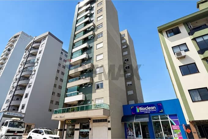 Apartamento a venda no Boqueirão com 02 dormitórios (1 suíte) andar alto de frente.