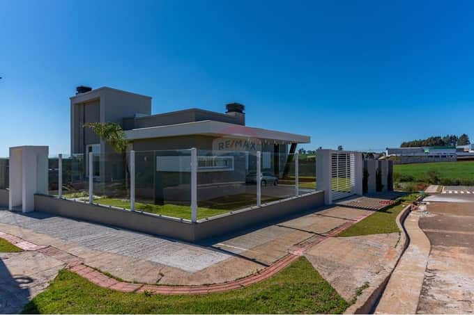 Casa Moderna e Confortável, Pronta para Morar!