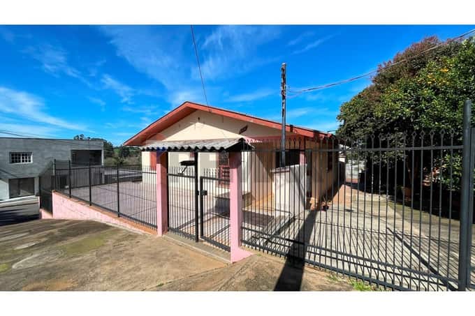 Casa com 5 dormitórios no bairro Santa Maria