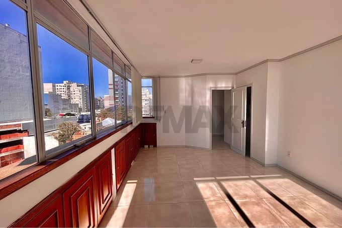 Sala Comercial à Venda no Centro de Passo Fundo (41m²) com Vaga de Garagem!