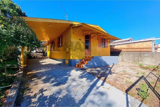 Casa com Amplo Terreno à Venda, Bairro Petrópolis, Passo Fundo/RS