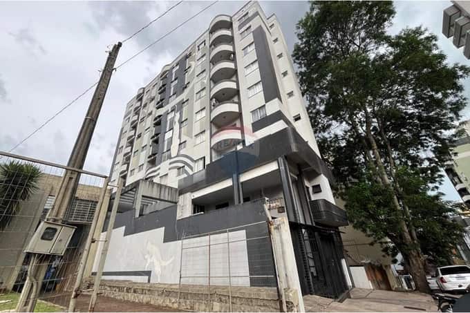 ÓTIMA KITINETE CENTRAL PROXIMA AV. BRASIL, COM GARAGEM E SACADA