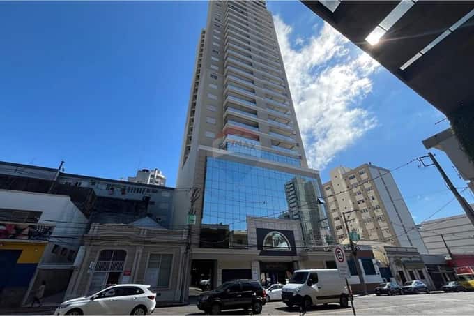Alto Padrão no centro: 3 Dormitórios, 2 Suítes e Infraestrutura Completa Próximo à Praça Marechal Floriano