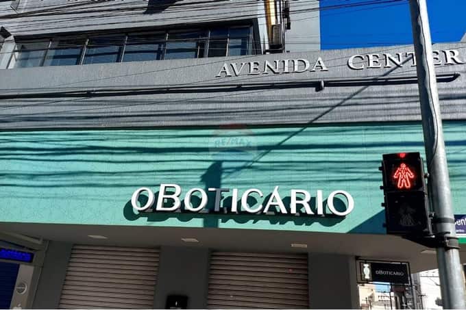 SALA COMERCIAL EDIFICIO AVENIDA CENTER