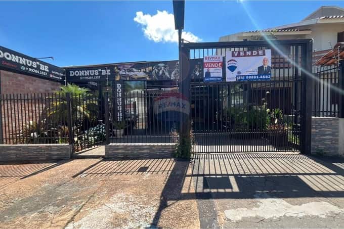 CASA RESIDENCIAL/COMERCIAL NA AVENIDA JOÃO CATAPAN
