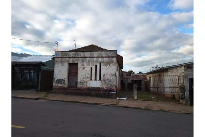 " EXCELENTE TERRENO(COM CASA) ALTOS DA PETRÓPOLIS " PRÓX. IGREJA SANTO ANTÔNIO.