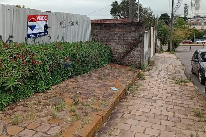 ÓTIMO TERRENO COM 600 M2, A 50 METROS DA AV. BRASIL PRÓX. A ANTIGA CESA.